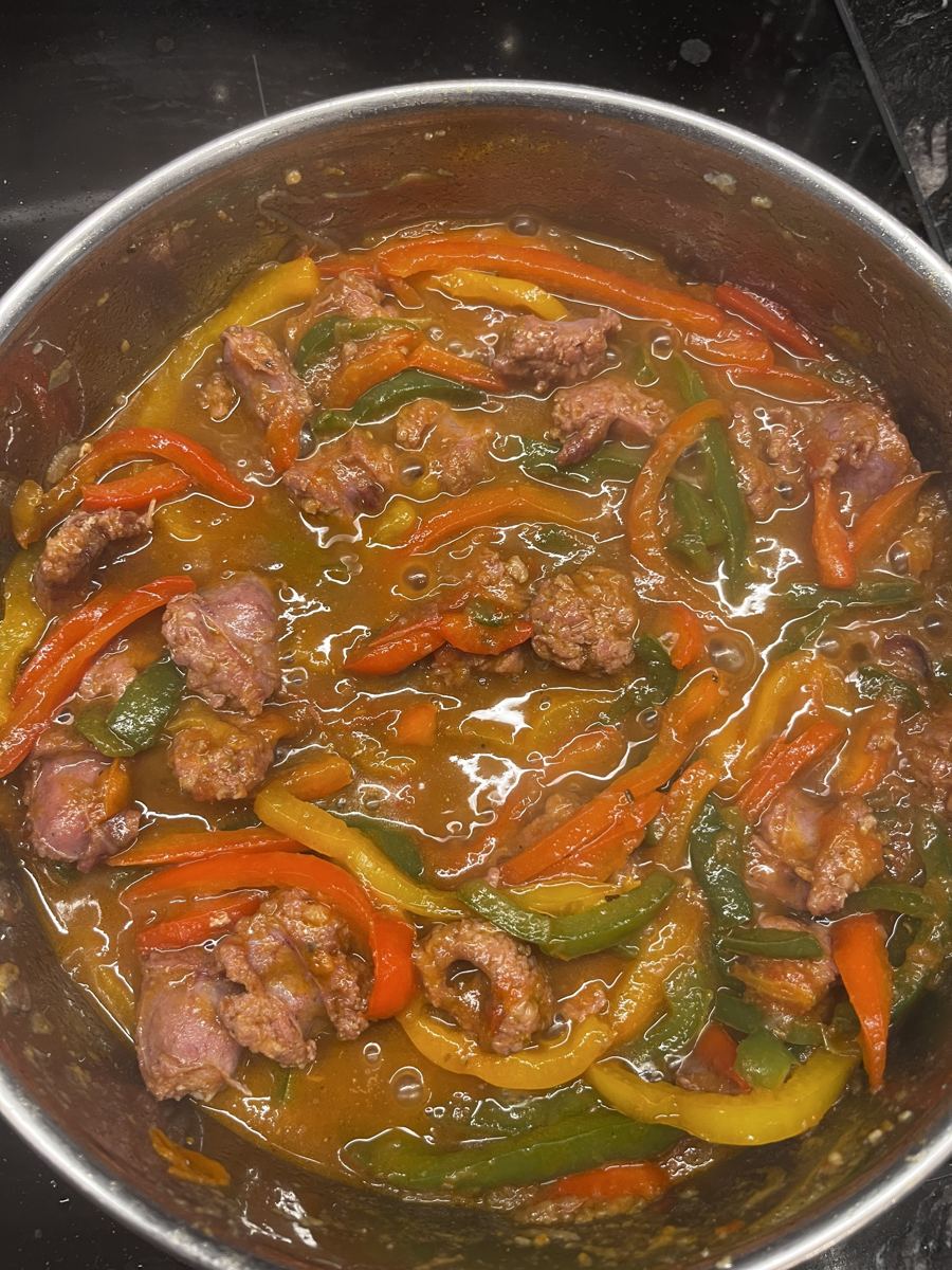 bell pepper, onion and sausage sauce